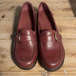 Clarks Bendables burgundy red leather shoes